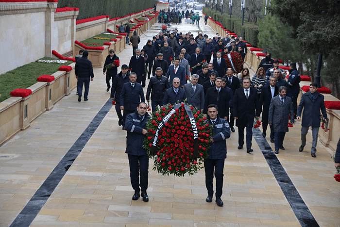 “Azpetrol” şirkəti 20 yanvar faciəsi qurbanlarının xatirəsini ehtiramla yad edib.