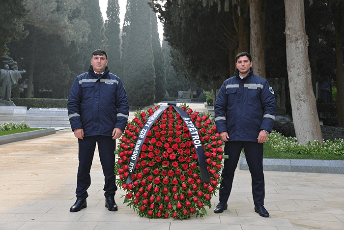 12 dekabr - Heydər Əliyevin anım günüdür.
