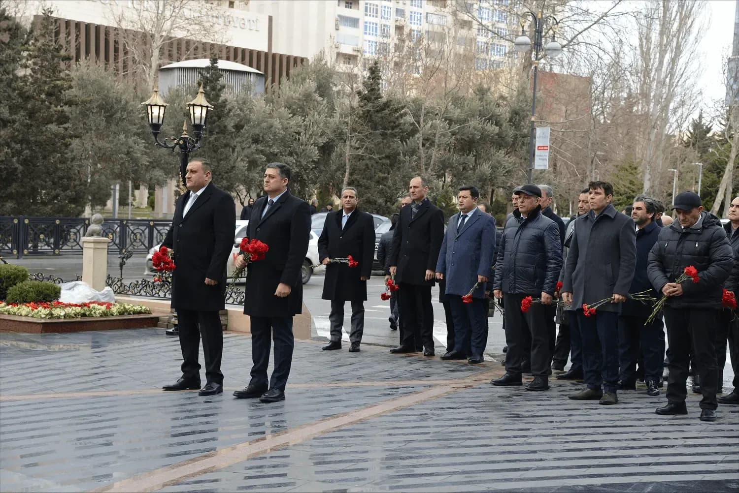 “Azpetrol” şirkətinin kollektivi “Ana harayı” abidəsini ziyarət edib.