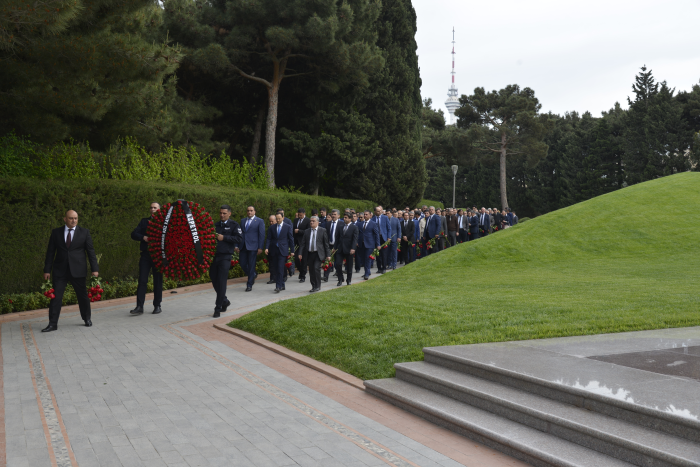 “Azpetrol” company visited the grave of the Great Leader Heydar Aliyev.